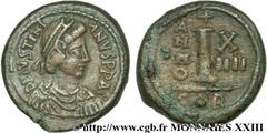 JUSTINIEN Ier(1/08/527-14/11/565) Decanummium, (PB, ئ 19) N° v23_0672    Date : 540-541 Nom de l'atelier : Carthage Métal : cuivre Diamètre : 19mm Axe des coins : 10h. Poids : 5,66g. Etat de conservat