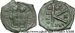 JUSTIN II et SOPHIE(15/11/565-5/10/578) Demi-follis, (MB, ئ 22) N° v23_0675    Date : 574-575 Nom de l'atelier : Thessalonique Métal : cuivre Diamètre : 22mm Axe des coins : 6h. Poids : 6,44g. Degré d