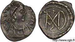 JUSTINIEN Ier(1/08/527-14/11/565) Silique 2e type N° v11_0535    Nom de l'atelier : Afrique, Carthage Métal : argent Diamètre : 14,5mm Axe des coins : 12h. Poids : 1,08g. Degré de rareté : R1 Etat de 