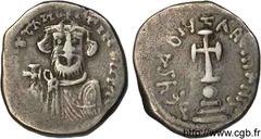 CONSTANS II(09/641-15/07/668) Hexagramme N° v11_0555    Nom de l'atelier : Constantinople Métal : argent Diamètre : 21,5mm Axe des coins : 6h. Poids : 3,92g. Degré de rareté : R1 Etat de conservation 