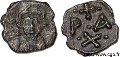 CONSTANS II(09/641-15/07/668) Demi-silique 2e type N° v11_0557    Date : 647 Nom de l'atelier : Carthage Métal : argent Diamètre : 10mm Axe des coins : 6h. Poids : 0,45g. Degré de rareté : R1 Etat de 