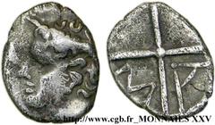 MASSALIA - MARSEILLE(350-220 avant J.-C.) Obole signée dans le favori N° v25_0519    Date : c. 250-220 AC. Métal : argent Diamètre : 10,10mm Axe des coins : 8h. Poids : 0,56g. Degré de rareté : R2 Eta