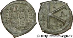 JUSTIN II et SOPHIE(15/11/565-5/10/578) Demi-follis N° v36_1151    Date : 568-569 Nom de l'atelier : Thessalonique Métal : cuivre Diamètre : 23mm Axe des coins : 7h. Poids : 5,87g. Degré de rareté : R