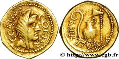 JULES CESAR(13/07/100-15/03/44 avant J.-C.)Caius Julius Cوsar Aureus N° v38_0431    Date : 46 AC. Nom de l'atelier : Rome Métal : or Diamètre : 21mm Axe des coins : 9h. Poids : 8,02g. Degré de rareté 