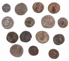 Antiquity Antike Lots und Sammlungen antiker Münzen RÖMER, Lot von 15 meist provinzialrömischen Münzen. Dabei u.a. fünf Tetradrachmen. Erhaltung meist um s-ss.