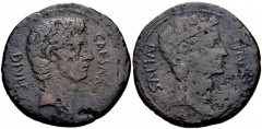 The Triumvirs. Octavian and Divus Julius Caesar. 38 BC. Æ Sestertius (or Dupondius?) (31mm, 15.18 g, 4h). Uncertain South Italian mint. Bare head of Octavian right; DIVI F behind, CAESAR before / Wrea