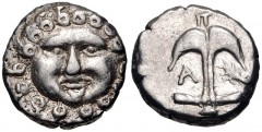 THRACE, Apollonia Pontika. Late 5th-4th centuries BC. AR Drachm (13mm, 2.79 g, 8h). Facing gorgoneion / Upright anchor; A to left, crayfish to right. Topalov, Apollonia 45; SNG BM Black Sea 160–1. Goo