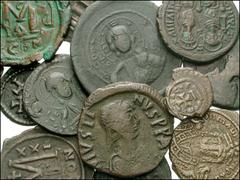 BYZANTINE. Miscellaneous. Lot of fourteen Æ from Justin I to Nicephorus III. Justin I. Cyzicus mint. Æ Follis. Dated Indictional year 5 (526/7 AD). Large M between K Y; A/INS E. DOC I 41; SB 96 // Sam