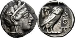GRIECHISCHE MÜNZEN Attika Athen Tetradrachme 454/405 v. Chr. Kopf der Athena / Eule (Steinkauz), dahinter Olivenzweig und Mondsichel. 9h. HGC 1597; Starr, Tf. 22. 16.90 g.; 25,5 mm. Dunkle Tönung - Br