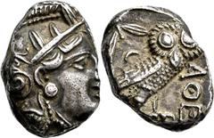 GRIECHISCHE MÜNZEN Attika Athen Tetradrachme 353/294 v. Chr. Kopf der Athena / Eule (Steinkauz), dahinter Olivenzweig und Mondsichel. 8h. Svoronos, Tf. 19; SNG Cop. 63; HGC 1599. 17.22 g.; 24,8 mm. Fe