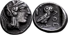 GRIECHISCHE MÜNZEN Attika Athen Drachme 454/404 v. Chr. Kopf der Athena / Eule (Steinkauz), dahinter Olivenzweig und Mondsichel. 9h. HGC 1631. 4.21 g.; 15,9 mm. Feine Tönung Sehr schön Kleine Feilspur