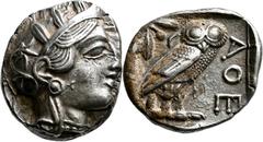 GRIECHISCHE MÜNZEN Attika Athen Tetradrachme 454/404 v. Chr. Kopf der Athena / Eule (Steinkauz), dahinter Olivenzweig und Mondsichel. 9h. Kampmann-Rutten 10 (Datierung 420er-404 v.); Kroll 8; HGC 1597