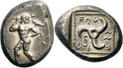 Lykien Dynast Vekhssere I. Stater 440/430 v. Chr., unbestimmte Münzstätte. 8.43 g. Schreitender Herakles mit Dreifuß und Keule nach l. / Triskeles in Quadratum incusum, im Feld Diskeles und Legende iI