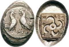 Lykien Dynast Teththiveibi Stater 440/430 v. Chr., unbestimmte Münzstätte (Phellos?). 8.34 g. Zwei Hähne einander gegenüber auf Rundschild, dazwischen Monogramm oder lineares Symbol / Tetraskeles in Q