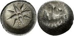 Lykien Dynast Maussollos von Karien Diobol nach 360 v. Chr., Xanthos. Löwenkopf / Achtstrahliger Stern, im Feld Legende Ada. Babelon, Traité - Müseler VIII, 80 var. (Diobol) SNG Cop. Suppl. - 0.76 g.;