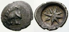 GRIECHISCHE MÜNZEN (GREEK COINS) -Lykien -Lykien 275. Dynast Maussollos von Karien. Diobol nach 360 v. Chr., Xanthos. Löwenkopf / 8strahliger Stern in rundem Incusum, im Feld Legende Ada. 1.60 g. Uned
