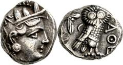 GRIECHISCHE MÜNZEN Attika Athen Tetradrachme 353/294 v. Chr. Kopf der Athena / Eule (Steinkauz), dahinter Olivenzweig und Mondsichel. Svoronos, Tf. 20; SNG Cop. 63; HGC 1599. 17.15 g.; Dunkle Tönung S