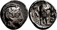 GRIECHISCHE MÜNZEN Attika Athen Hemidrachme 353/294 v. Chr. Kopf der Athena / Eule (Steinkauz) von vorn unter Olivenzweig. SNG Cop. 68; HGC 1642; Svoronos Tf. 13, 33. 1.97 g.; Feine dunkle Tönung Sehr
