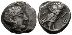 GRIECHISCHE MÜNZEN Attika Athen Tetradrachme 353/294 v. Chr. Kopf der Athena / Eule (Steinkauz), dahinter Olivenzweig und Mondsichel. Svoronos, Tf. 19; SNG Cop. 63; HGC 1599. 17.01 g.; Dunkle Tönung -
