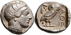 GRIECHISCHE MÜNZEN Attika Athen Tetradrachme 454/404 v. Chr. Kopf der Athena / Eule (Steinkauz), dahinter Olivenzweig und Mondsichel. Svoronos, Tf. 10 ff; HGC 1597; Starr, Tf. 22. 17.20 g.; Sehr schön