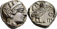 GRIECHISCHE MÜNZEN Attika Athen Tetradrachme 454/404 v. Chr. Kopf der Athena / Eule (Steinkauz), dahinter Olivenzweig und Mondsichel. 9h. Kampmann-Rutten 9 (Datierung 430er-420er v.); Kroll 8; HGC 159
