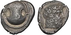 Collection of Monsieur F. Greek Coins BEOTIE Statère, Thèbes, 425-395 avant J.C., AG 11.98 g. Avers : Bouclier béotien Revers : Tête barbue de Dionysos à droite, coiffée d'une couronne de lierre Ref :