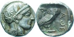 Grecques - Attique - Athènes, 449-413 avant J.C. - Tétradrachme, Athènes AG 17,24 g. Avers: tête casquée d’Athéna à droite, Revers: chouette debout, branche d’olivier et le croissant. Ref : SNG