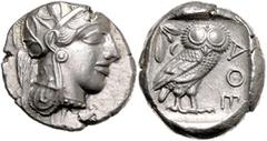 GRIECHISCHE MÜNZEN GRIECHENLAND, ATTIKA / Stadt Athen, AR Tetradrachme (440-425 v.Chr.). Kopf der Athena r. Rs.Eule mit Olivenzweig und Mondsichel im quadratum incusum. 17,12g. f.vz Kroll 8