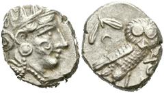 GRIECHISCHE MÜNZEN GRIECHENLAND, ATTIKA / Stadt Athen, AR Tetradrachme (380-250 v.Chr.). Kopf der Athena. Rs.Eule mit Olivenzweig und Mondsichel im quadratum incusum. 17,10g. ss Sear 2526