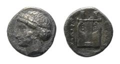IONIEN/Kolophon, AR Diobol, BMC 14.37.11 AR Diobol (390-350 v.Chr.). Belorb. Kopf des Apollon l. Rs.Lyra. 0,92g. ss/ss+