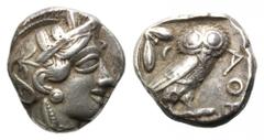 GRIECHENLAND, ATTIKA / Stadt Athen, AR Tetradrachme (5. Jh.v.Chr.). Kopf der Athena. Rs.Eule mit Olivenzweig undMondsichel im quadratum incusum. Sear 2521. ss