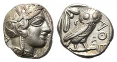 GRIECHENLAND, ATTIKA / Stadt Athen, AR Tetradrachme (5. Jh.v.Chr.). Kopf der Athena. Rs.Eule mit Olivenzweig undMondsichel im quadratum incusum. Sear 2521. ss