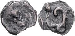 BYZANTINE COINS BYZANTINISCHES REICH, Constantin VII. und Romanos I., 920-944, AE 12 nummis, Cherson. Kreuz auf Stufen zwischen Punkten. Rs.Monogramm. 8,26g. Sear 1764,