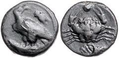 GREEK COINS ITALIEN, SIZILIEN / Stadt Akragas, AE Uncia (500-425 v.Chr.). Adler mit geschlossenen Schwingen auf Thunfisch sitzend blickt r., dahinter Fliege. Rs.Krabbe über Muschel, in den Scheren Wer