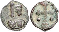 BYZANTINE COINS BYZANTINISCHES REICH, Constantin VII. und Romanos I., 920-944, AE 17, Cherson. K über W. Rs.Krückenkreuz auf 2 Stufen zw. 2 Kugeln. 2,85g. selten, ss Sear 1770; Sommer 36.20