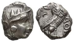 GRIECHISCHE MÜNZEN GRIECHENLAND, ATTIKA / Stadt Athen, AR Tetradrachme (380-250 v.Chr.). Kopf der Athena. Rs.Eule mit Olivenzweig und Mondsichel im quadratum incusum. 17,09g. knapper Schrötl., f.vz Se