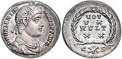 ROMAN COINS RÖMISCHES REICH, Valentinian I., 364-378, AR Siliqua (367-375), Konstantinopel. Gepanzerte Büste mit Perlendiadem r., DN VALENTINI-ANVS PF AVG. Rs.VOT VX MVLT XX im Lorbeerkranz. 1,26g. se