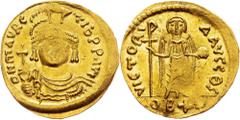 Gold - Byzantine Maurice Tiberius, Solidus 582-602, ConstantinopleByzantine, Maurice Tiberius, Solidus 582-602, Constantinople, 4,084 g, Au, Sear 529, weakly strike, small graffiti, mint luster; aUNC 