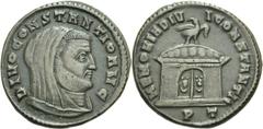 Nummus frappé à Ticinum en 307-308 au nom de Divo Constantio.Buste voilé à droite de Constance Chlore. R/. Aigle surmontant le dôme d’un temple. (Cohen, n° 171 - RIC, n° 97). Billon. 7,19g. (6h). Très