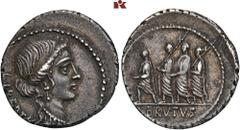 ROMAN COINS MÜNZEN DER RÖMISCHEN REPUBLIK AR-Denar, 54 v. Chr., Rom, M. Junius Brutus; 3,99 g. Libertaskopf r.//Der Konsul L. Junius Brutus geht zwischen zwei Liktoren l., davor Accensus. Bab. 32; BMC