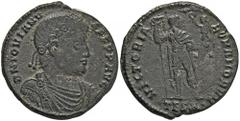 ROMAN COINS ROMAN COINS MÜNZEN DER RÖMISCHEN KAISERZEIT Jovianus, 363-364. Æ-Doppelmaiorina, Thessalonica, 1. Offizin; 9,07 g. Drapierte Büste r. mit Lorbeer- und Rosettendiadem//Kaiser steht fast v. 