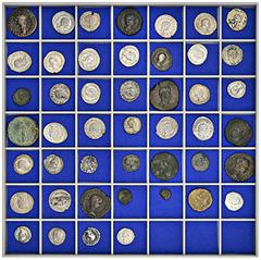 ROMAN COINS ROMAN COINS LOTS RÖMISCHER MÜNZEN Lot römischer Münzen: Das interessante Lot enthält Münzen des 2 und 3. Jahrhunderts. Es finden sich reichrömische Prägungen in Silber und Bronze der Kaise