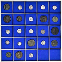 ROMAN COINS ROMAN COINS LOTS RÖMISCHER MÜNZEN Römische Münzen des 2. und 3. Jahrhunderts: Das Lot enthält Münzen von Hadrian bis Caracalla, darunter folgende Exemplare: 1. Hadrian (As, RIC² 881); 2. H