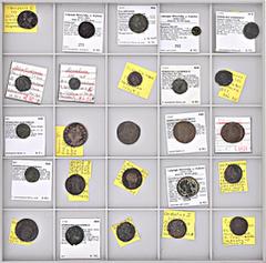 ROMAN COINS LOTS RÖMISCHER MÜNZEN Lot spätantiker Bronzemünzen: Das interessante Lot enthält überwiegend Folles des 4. Jahrhunderts, darunter u. a. Münzen des Constantius I. Chlorus, Maxentius für Div