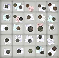 ROMAN COINS LOTS RÖMISCHER MÜNZEN Lot spätantiker Bronzemünzen: Das interessante Lot enthält überwiegend Kleinfolles der constantinischen Dynastie, darunter Prägungen des Costantinus I, Licinius, Cris