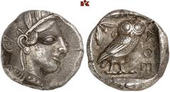 GRIECHISCHE MÜNZEN ATTICA. ATHEN. AR-Tetradrachme, um 440/420 v. Chr.; 17,12 g. Athenakopf r. mit attischem Helm//In Incusum: Eule r., dahinter Olivenzweig und Mondsichel. Flament Gruppe II. Doppelsch