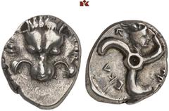 GRIECHISCHE MÜNZEN LYCIA. Perikle. AR-Tetrobol, 380/360 v. Chr., Limyra (?); 3,05 g. Löwenmaske//In rundem Incusum: Triskelis, darüber Kopf des Hermes r. mit geflügeltem Petasos. BMC 155; Mildenberg i