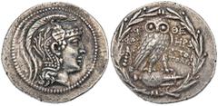 GREEK COINS ATTICA ATHEN. AR-Tetradrachme, Pyanepsion (= Oktober/November) 136 v. Chr.; 16,82 g. Athenakopf r. mit attischem Helm//In Kranz: Eule auf Amphore mit Δ v. v., l. Keule, Löwenfell und Bogen