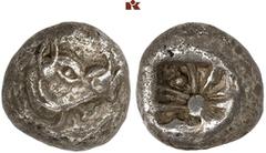 DIE SAMMLUNG DR. KAYA SAYAR, TEIL I - LYKIEN, PAMPHYLIEN UND KILIKIEN LYCIA. Prä- und protodynastische Prägungen. Unbestimmter Dynast AR-Stater, um 500 v. Chr., unbestimmte Münzstätte; 9,14 g. Eberkop