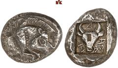 DIE SAMMLUNG DR. KAYA SAYAR, TEIL I - LYKIEN, PAMPHYLIEN UND KILIKIEN LYCIA. Prä- und protodynastische Prägungen. Khaejei (?) AR-Stater, 480/460 v. Chr., unbestimmte Münzstätte; 9,61 g. Eberprotome r.